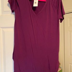 Emma’s Closet V-neck Short Sleeve T-Shirt